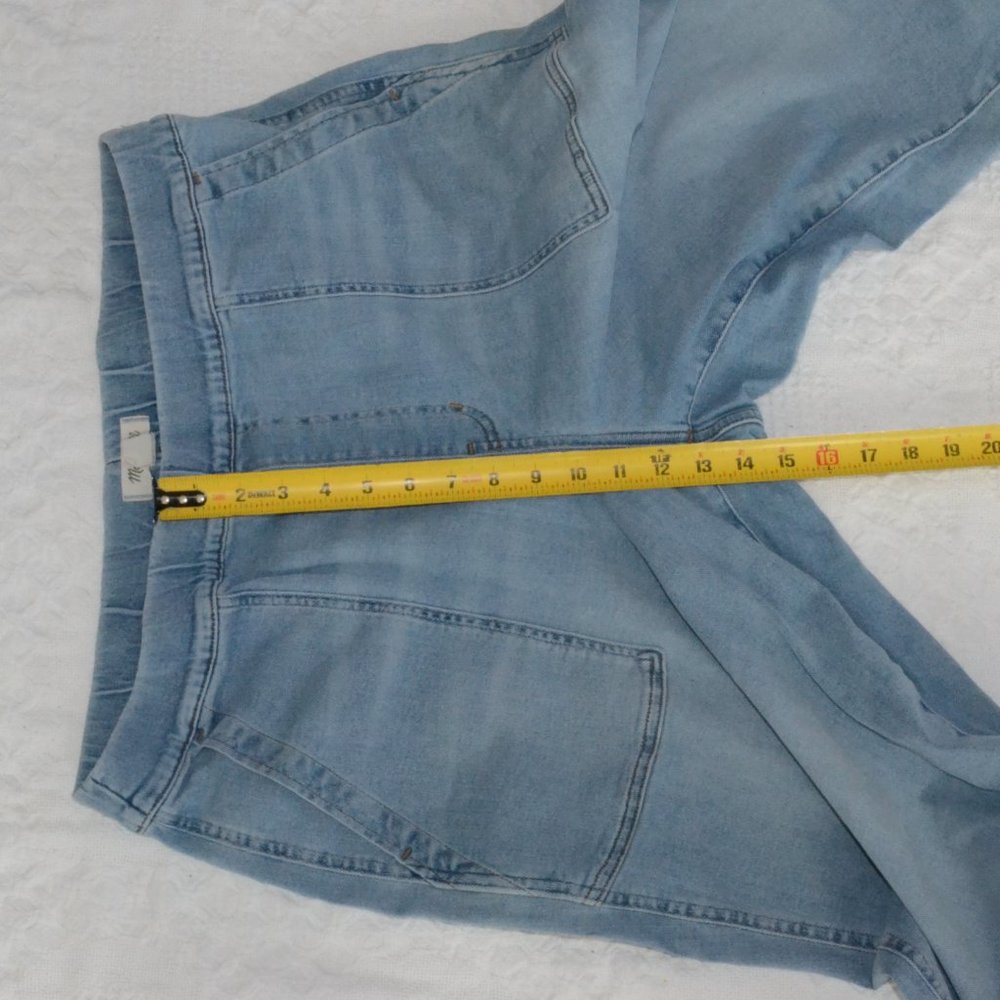 Madewell Pull-On Relaxed Jeans in Bellview Wash XL - Picture 14 of 16